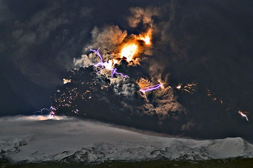 Eyjafjallajokull-plinian_eruption